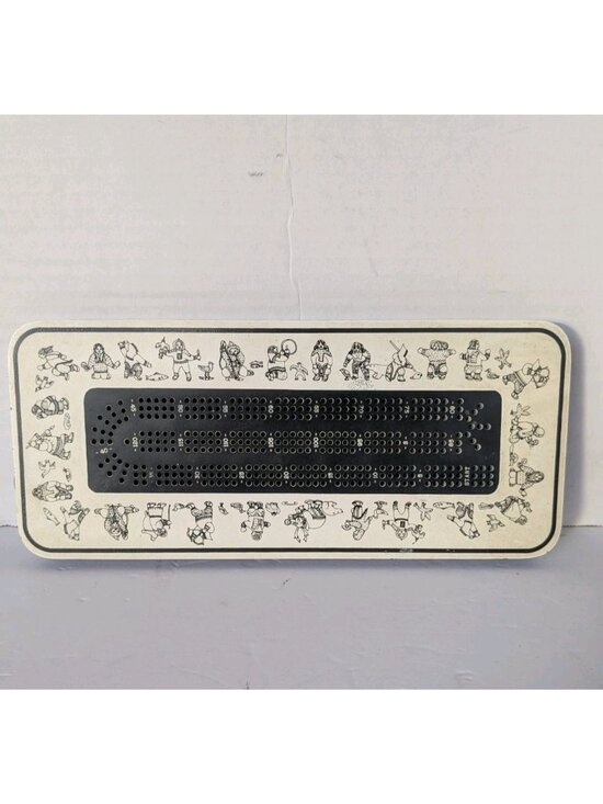 BOMA Other - Vintage BOMA Cribbage Board – Made in Canada – Inuit Motif – Includes 9 Pegs